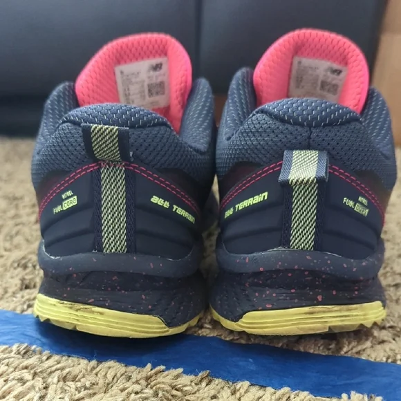 New Balance Women's Athletic Shoes in Pink and Navy - Picture 7 of 9